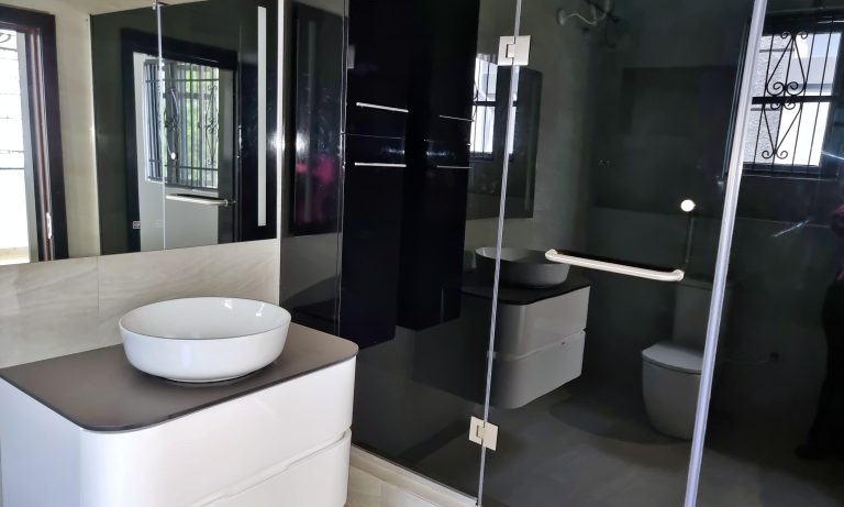 Madam's bath view1 - middle 5 bedrm house